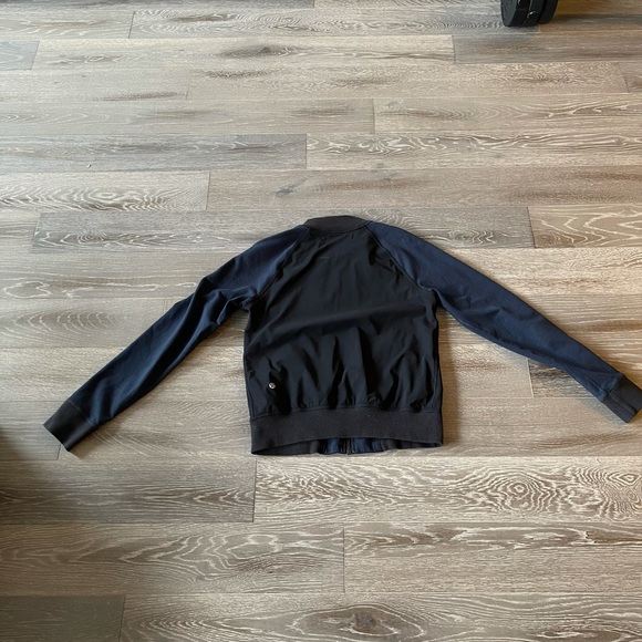 Lululemon jacket - Picture 2 of 5